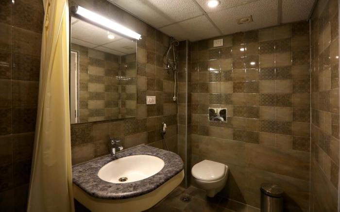 TIA Hotel - Porur