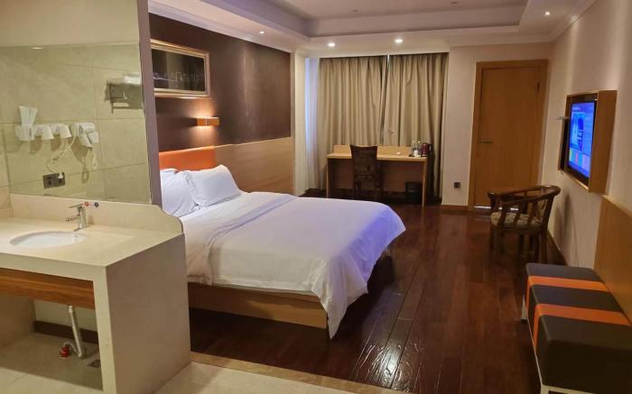7Days Premium Ningbo Zhenhai Hongxing Square Branch