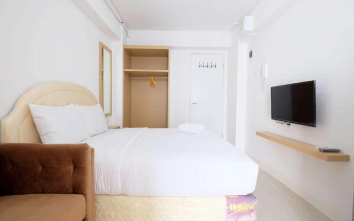 Studio with Sofa Bed @ Bassura City Apt - Travelio