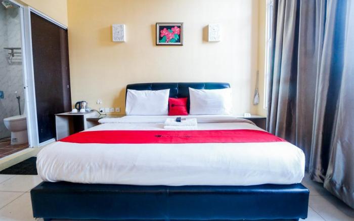RedDoorz Plus near DC Mall Batam