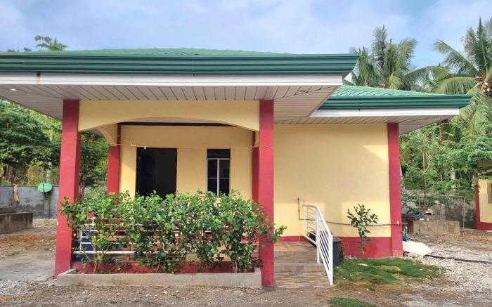 Moalboal Rian house B.