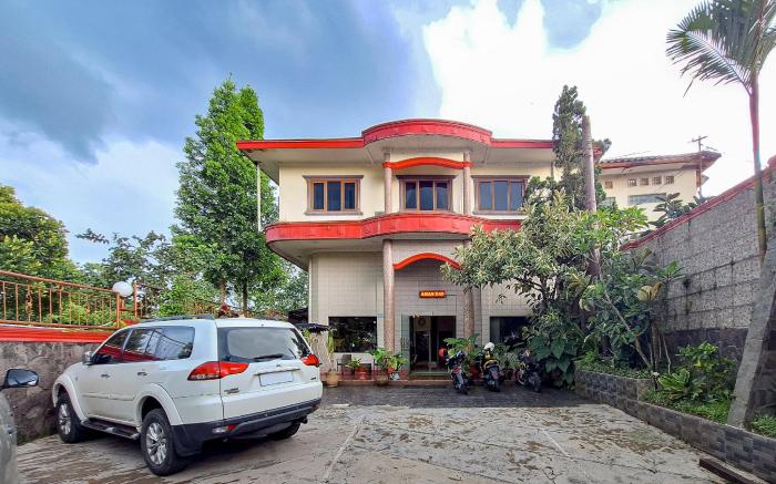 RedDoorz @ Hotel Andalus Puncak