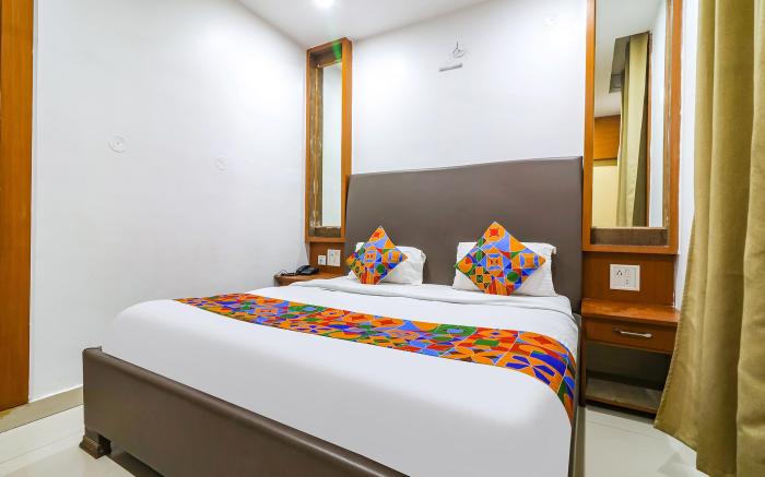 FabHotel Nand