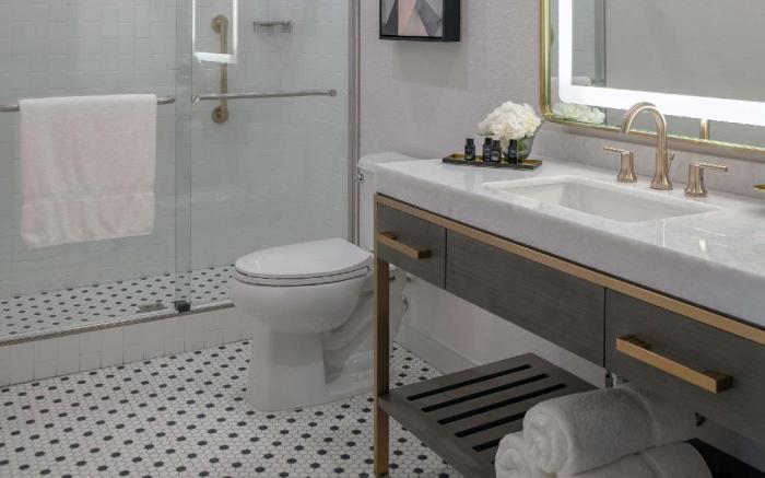 Tulsa Club Hotel, Curio Collection by Hilton