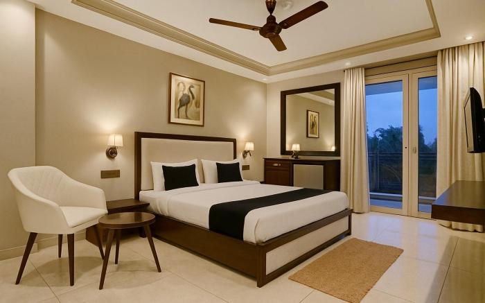 Super Townhouse Oak Udyog Vihar