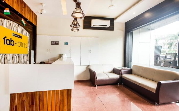 FabHotel Amour - Nr. Mumbai International Airport
