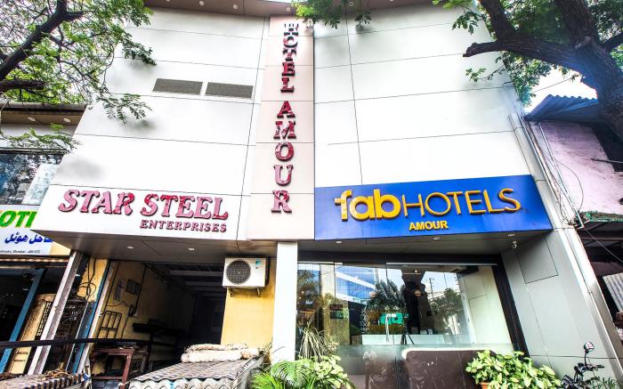 FabHotel Amour - Nr. Mumbai International Airport