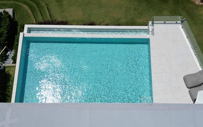 Replay Pool Villa 
