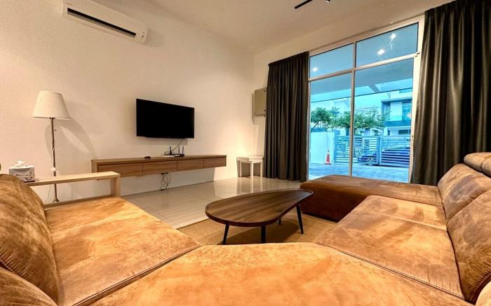 BNB Luxe Homestay @ Rawang (pool, 18 pax)