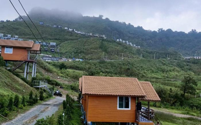 Baan Phak Plaithang  @Phu Thap Buek