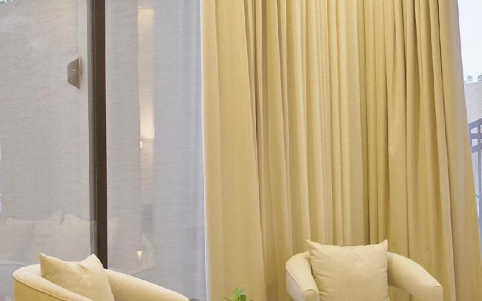 HighRise - Luxury Studio with Outdoor Sitting Area