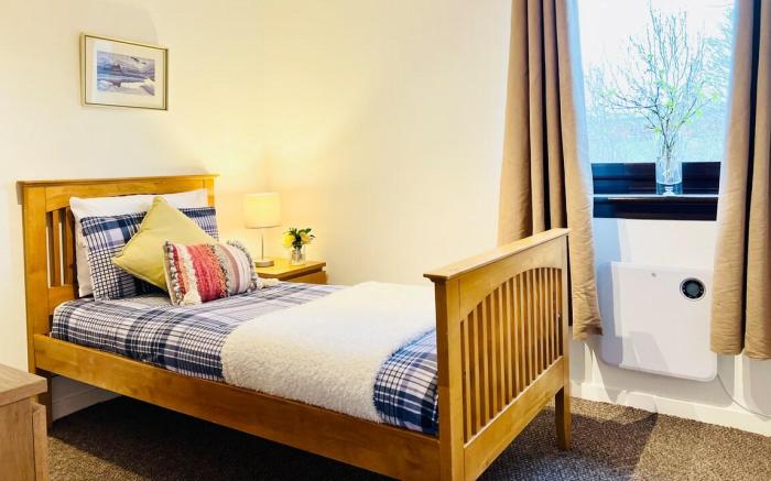 Modern 2 bed Flat with Free Parking in City Centre
