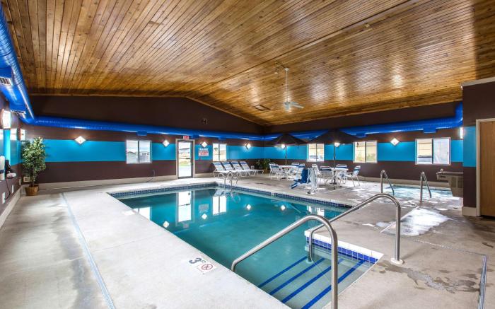 Motel 6 Baraboo, WI - Lake Delton