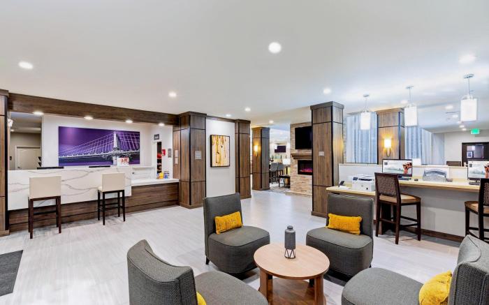 Staybridge Suites IAH Airport East By IHG