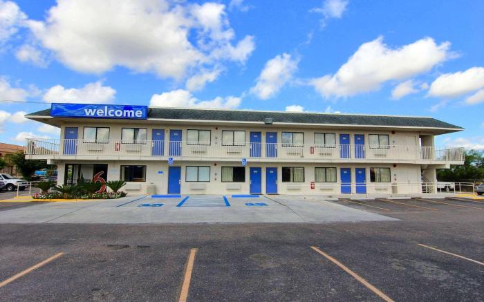 Motel 6 Kingsville, TX