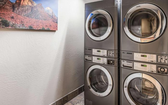 Red Lion Inn & Suites Goodyear - West Phoenix