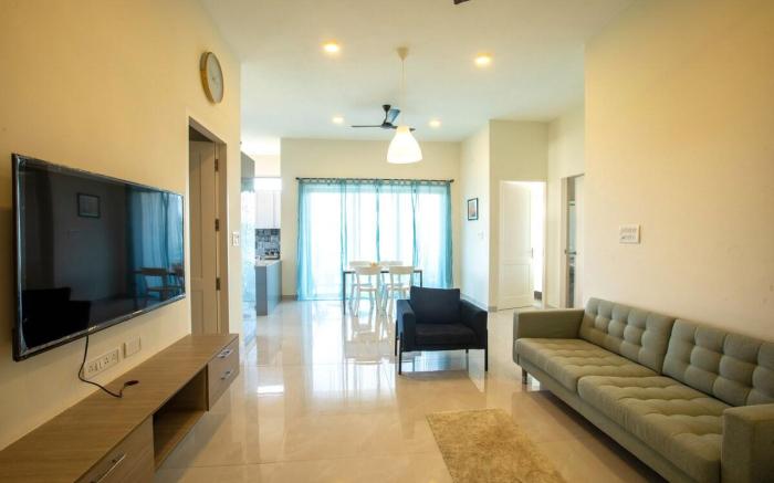 Chic 3 Bedroom Spacious Flat - ECR