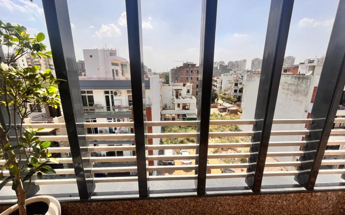 Hotel Maharaja Palace Near Medanta Medicity