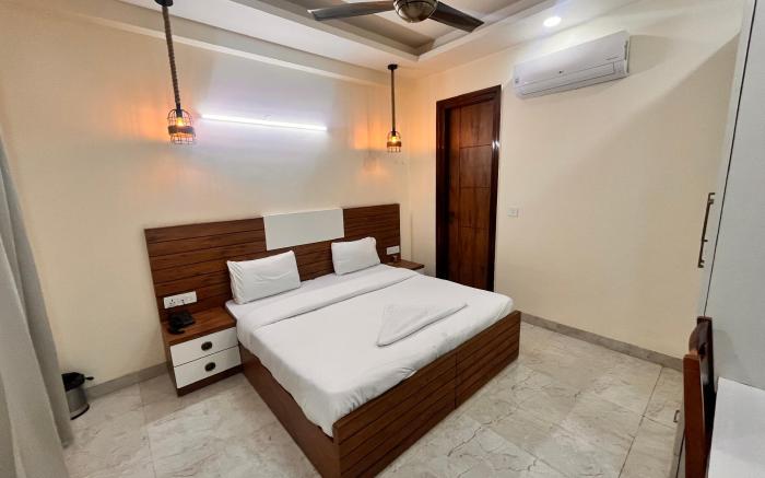 Hotel Maharaja Palace Near Medanta Medicity