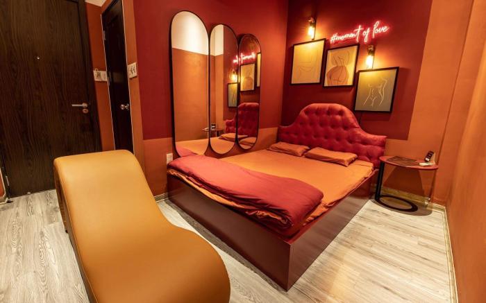 18 Plus Hotel