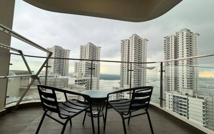 Danga Bay Baypoint with Seaview 2BR by Vesta Homes