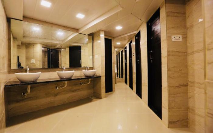 Qubestay Airport Capsule Hotel & Hostel