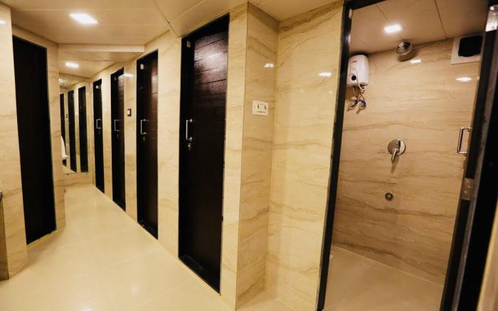 Qubestay Airport Capsule Hotel & Hostel