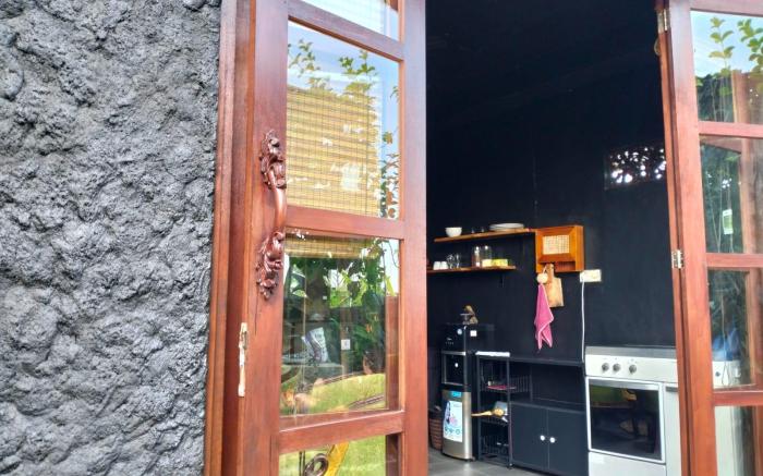 KUBU BLACK HOUSE