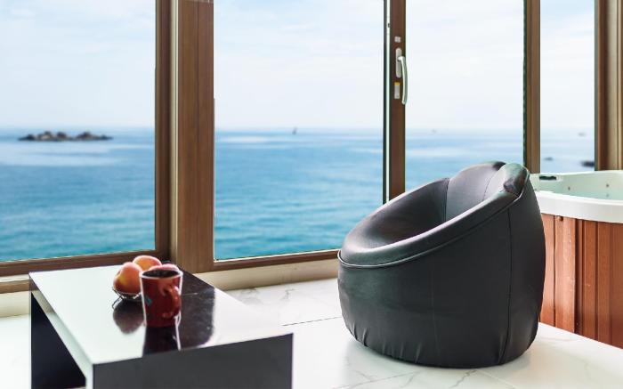 Goseong Azzuro Pension