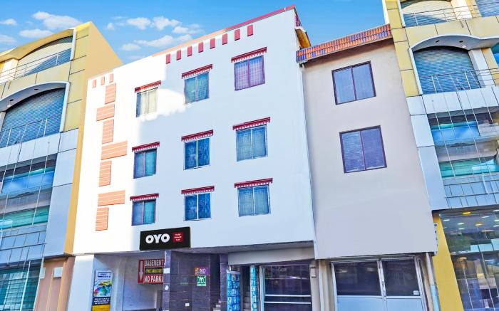 OYO 826778 Hotel Admire Suit