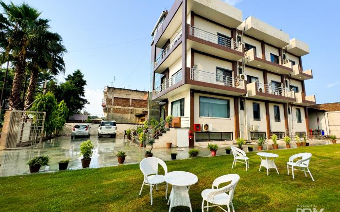 Hotel Vrinda Sarovar 