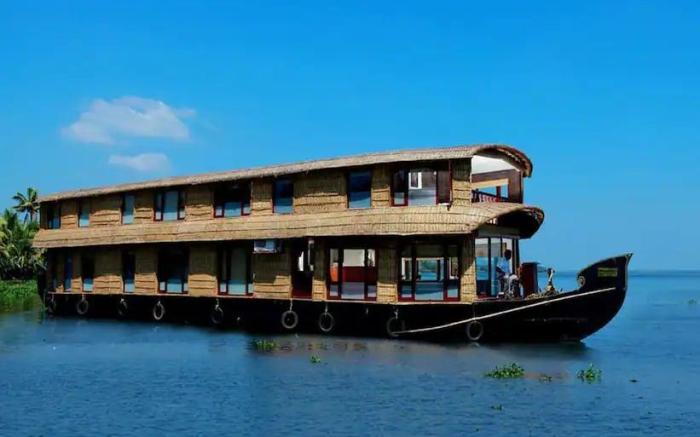 5 Bedroom A/c Private Houseboat With All Meals