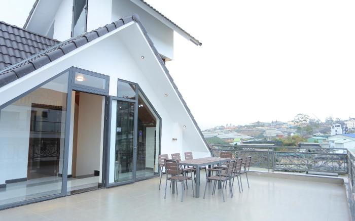  Yen Lam House 