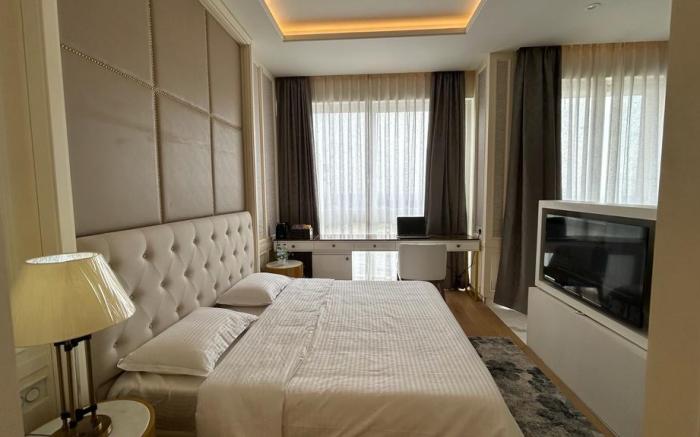 Luxury Studio Apartment @ The Leela Residences