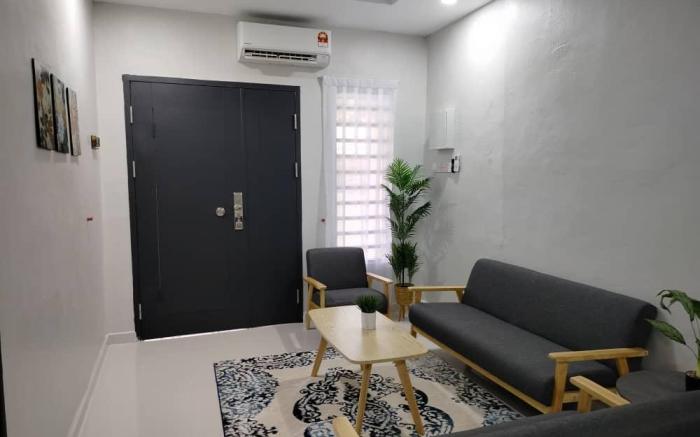 Al-Munawwarah Homestay (Muslim only)