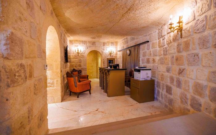 Signature Cave Premium Suites