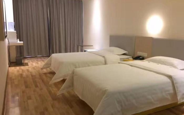 7 Days Inn Xingtai Qinghe Taishan Road Railway Station