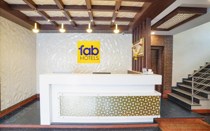 FabHotel Savi Inn - Nr. Mantri Square Mall