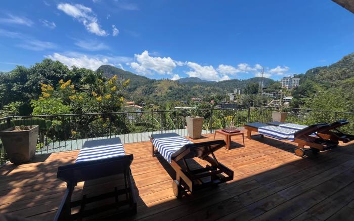 Ella Rawana Den Hotel