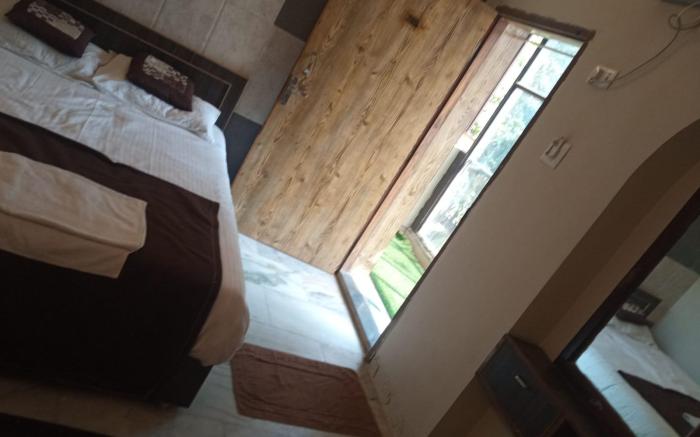 Mathys Residency