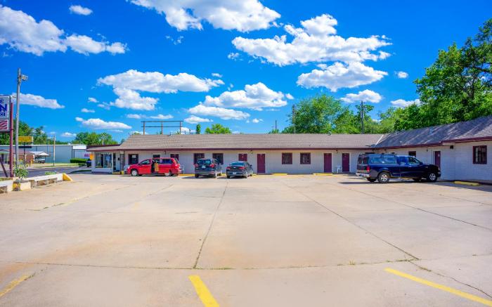 The Inn By OYO El Dorado Lake