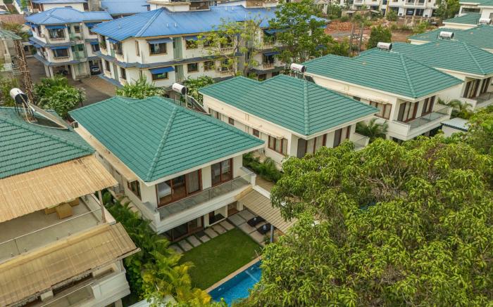 ELIVAAS 3 BHK with Pvt Pool - Azalea