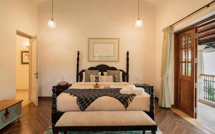 ELIVAAS 4 BHK with Pvt Pool near Baga - Celest