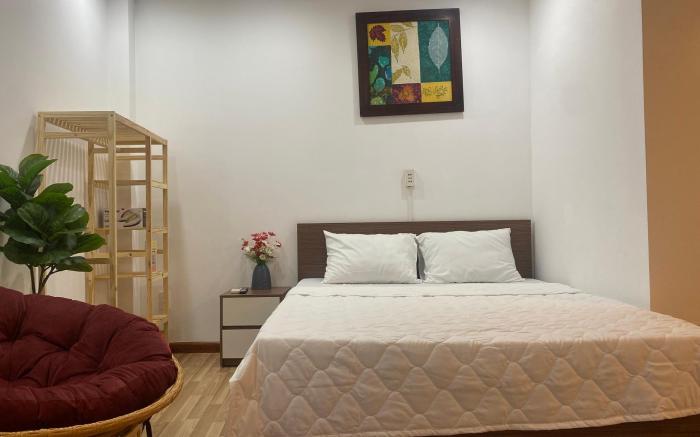 34m2 Studio with windows at center Streetfood Area