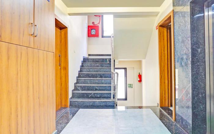 Super Townhouse Amanora Park Town Formerly Samrat Inn