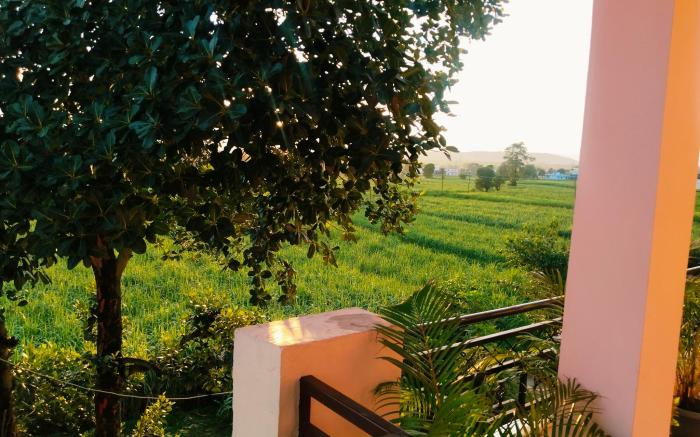 Airport luxury nature valley homestay 