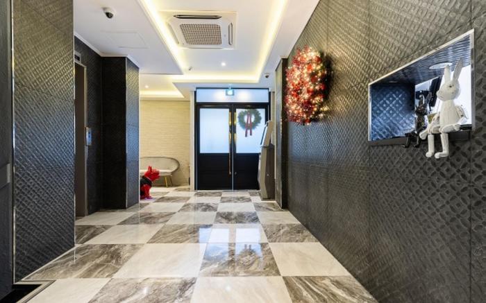 Suwon City Hall Station Hotel Azit