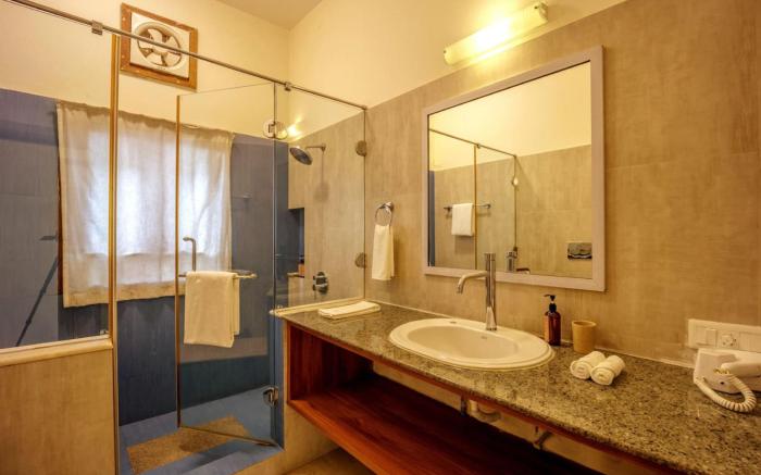 Stunning Hilltop 3BR Villa w Pool and River View