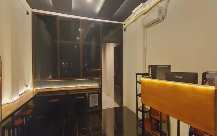 iStay Hostel and Capsule