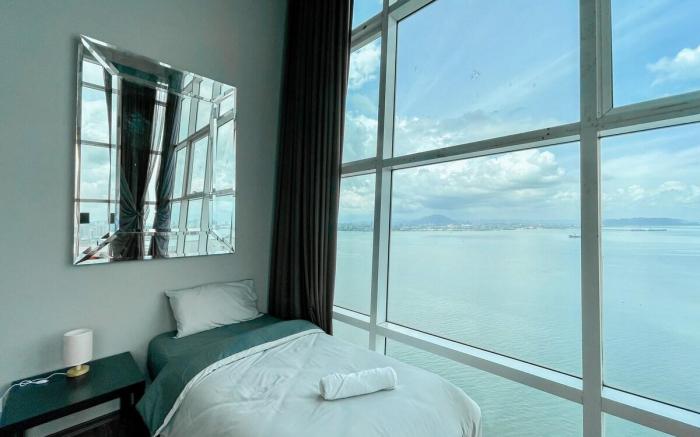 Sea View 180° from Highest Floor 【Ding Lou Wu Di Hai Jing】
